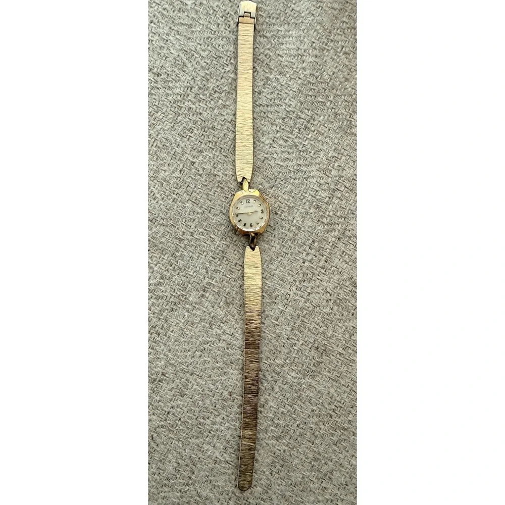 Vintage Benrus Ladies Watch Gold Tone‎ 10K GF Bracelet Cloudy Crystal